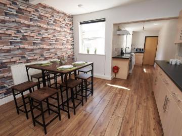 7 bedroom house to rent