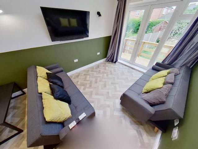 7 bedroom house to rent