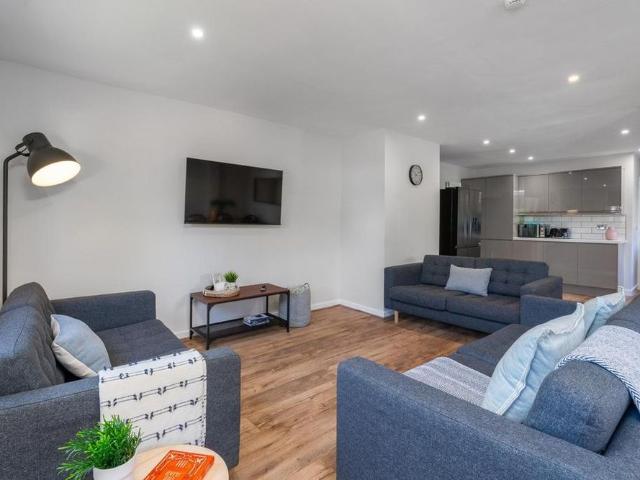 7 bedroom house to rent