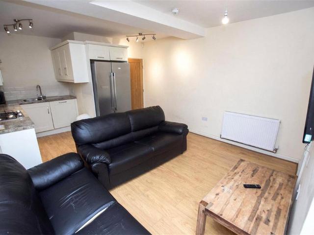 7 bedroom house to rent