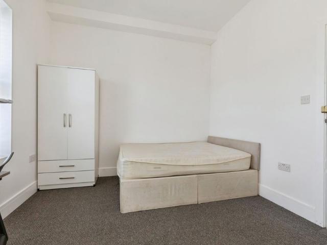 7 bedroom house to rent