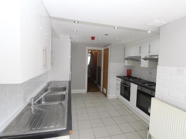 7 bedroom house to rent