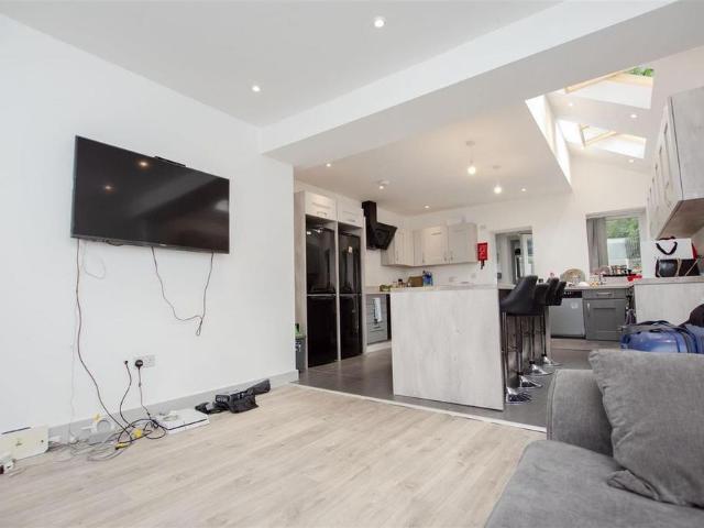 7 bedroom house to rent