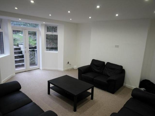 7 bedroom house to rent