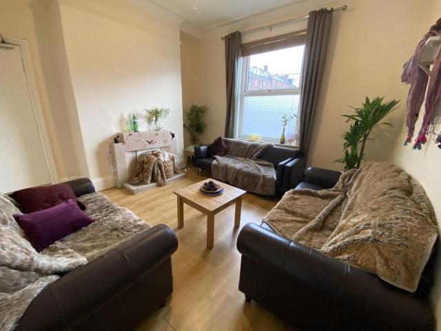 7 bedroom house to rent