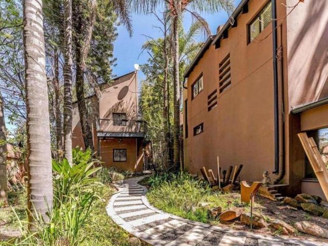 7 Bedroom House To Rent in Atholl