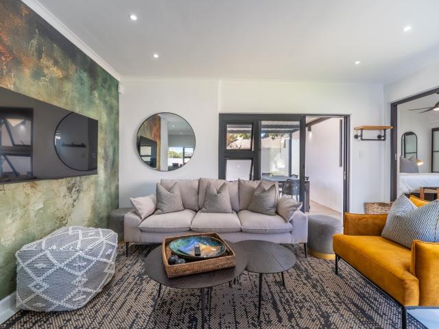 7 Bedroom House To Rent in St Francis Bay Village