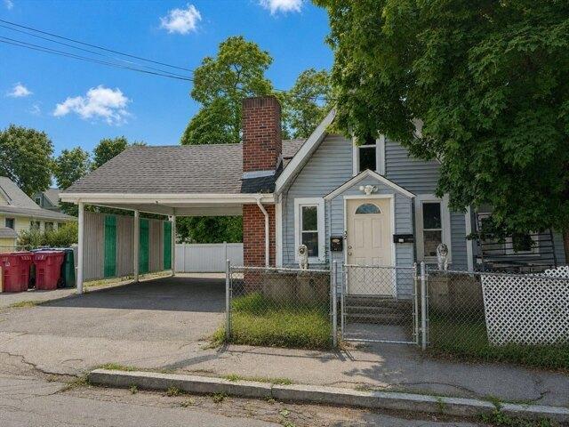 7 bedroom, Lowell MA 01854 105384270