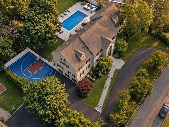 7 bedroom, Lexington MA 02420 105591812
