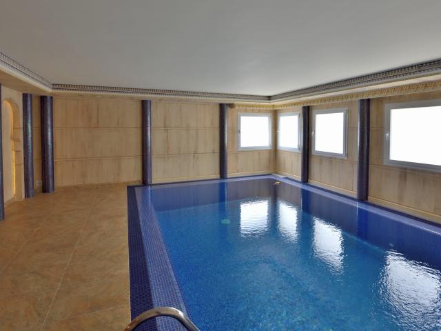 7 Bedroom luxury villa for sale in Sierra Blanca