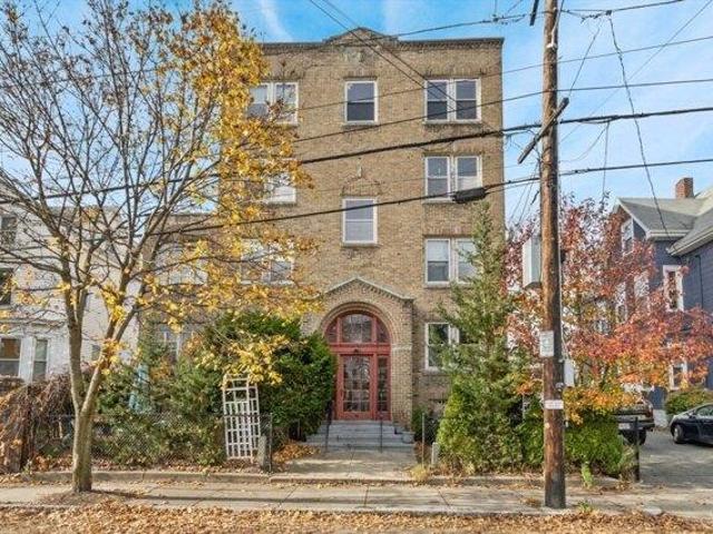 7 bedroom, Malden MA 02148 104445127