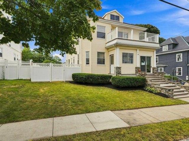 7 bedroom, Melrose MA 02176 105576832