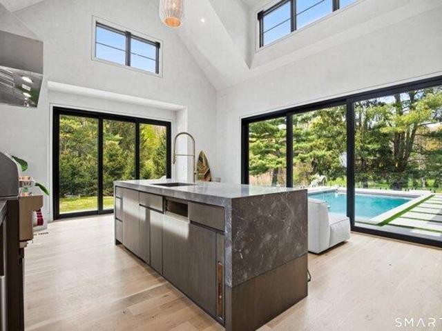 7 bedroom, New Canaan CT 06840 105557398