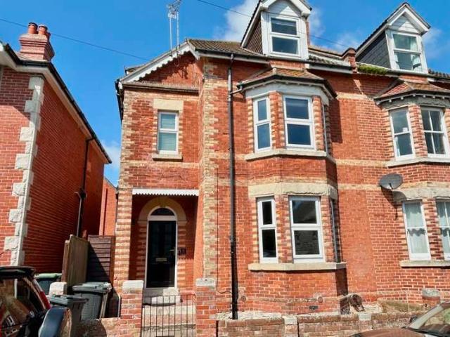 7 Bedroom Semi Detached House