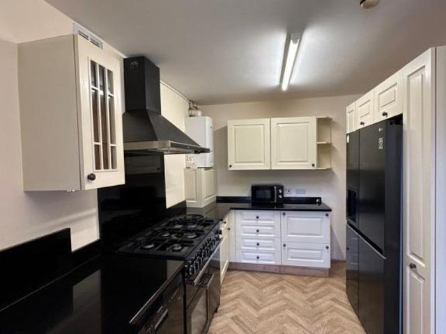 7 bedroom Semi detached house To Let