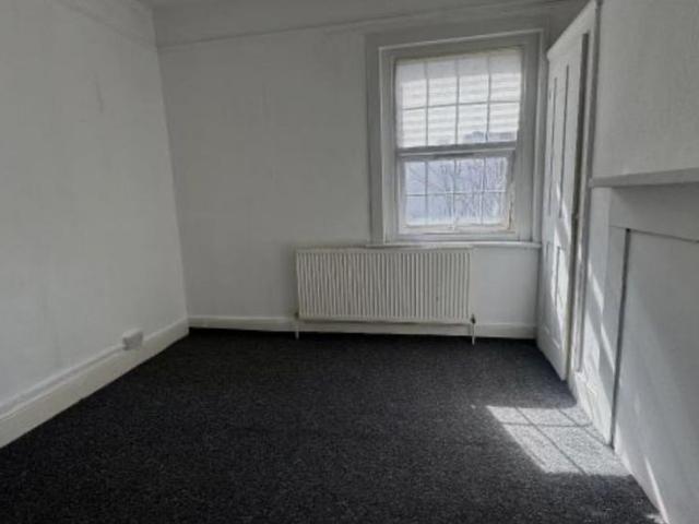 7 bedroom semi detached house to rent