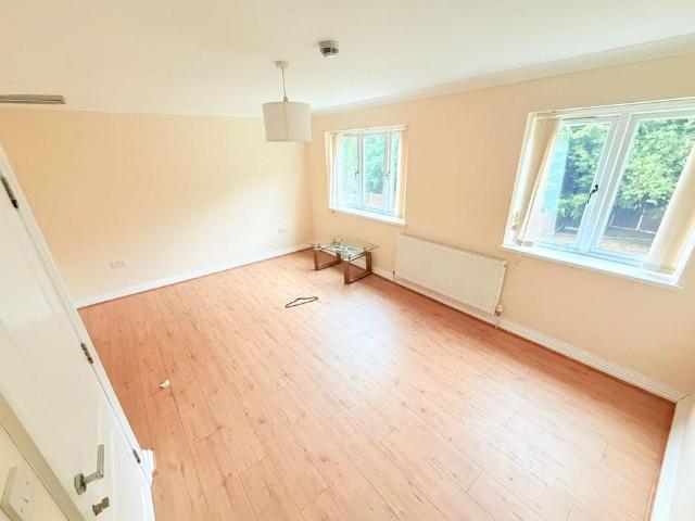 7 bedroom semi detached house to rent