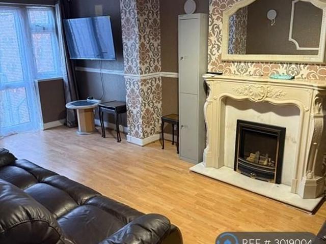 7 bedroom semi detached house to rent