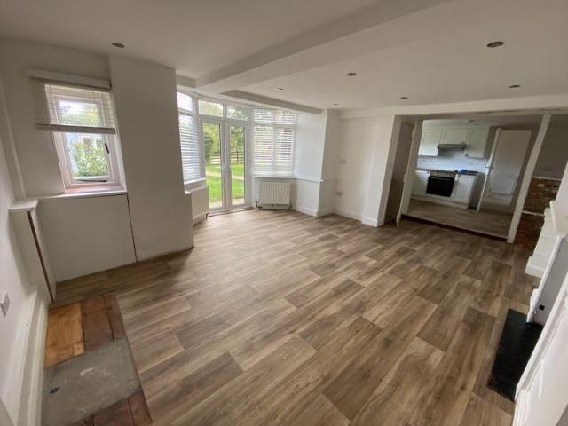 7 bedroom semi detached house to rent
