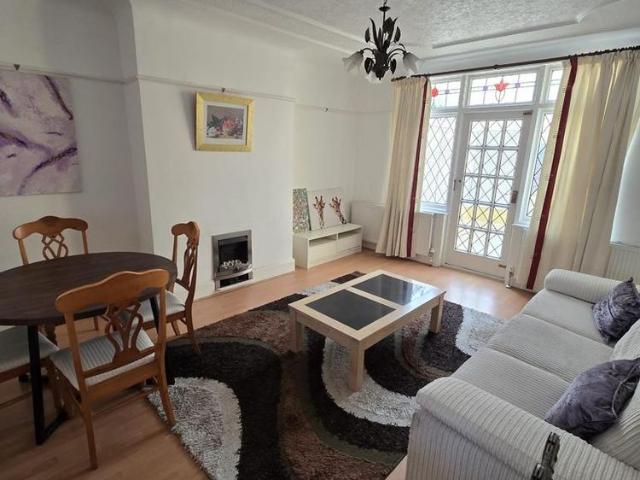 7 bedroom semi detached house to rent