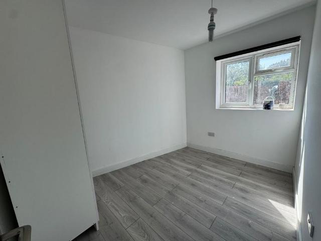 7 bedroom semi detached house to rent