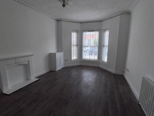 7 bedroom semi detached house to rent