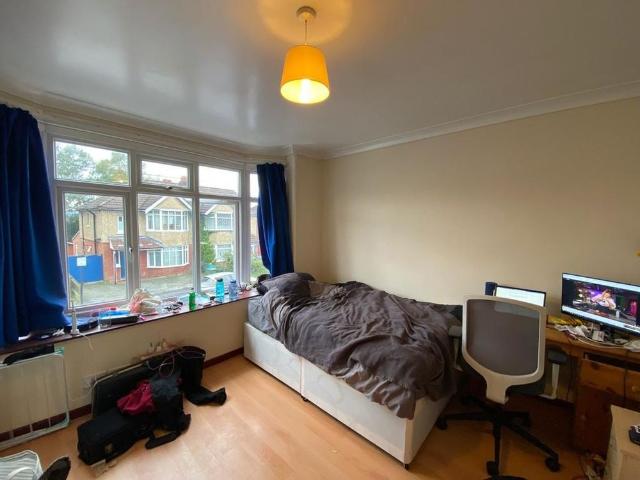 7 bedroom semi detached house to rent