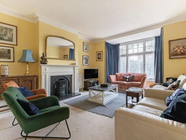7 bedroom semi detached house to rent