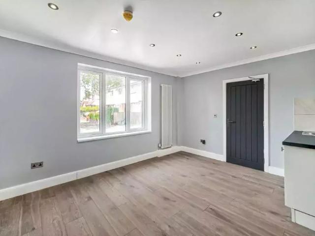 7 bedroom semi detached house to rent