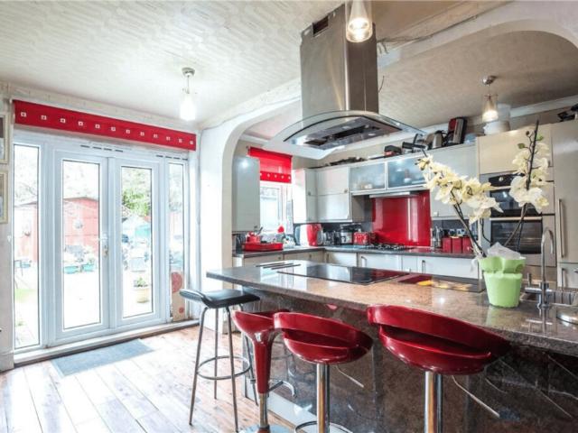 7 bedroom semi detached house to rent