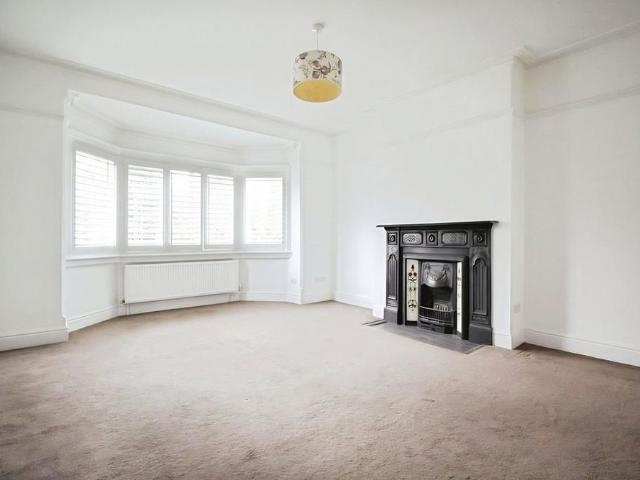 7 bedroom semi detached house to rent