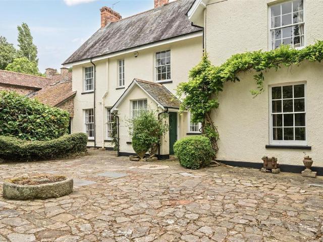 7 bedroom semi detached house to rent