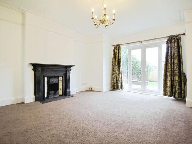 7 bedroom semi detached house to rent