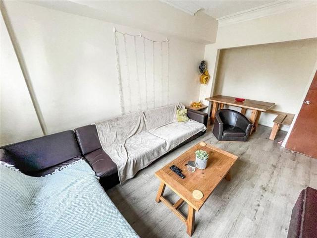 7 bedroom semi detached house to rent