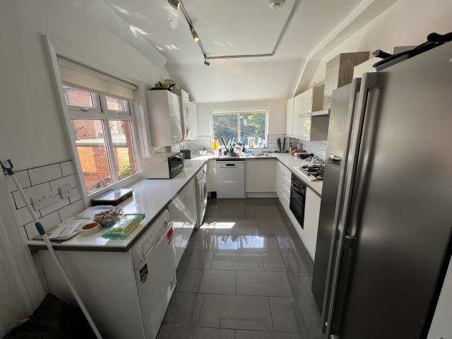 7 bedroom semi detached house to rent