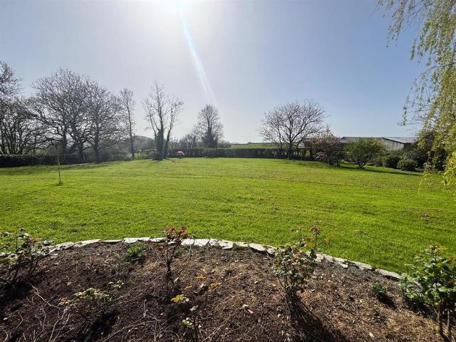 7 bedroom semi detached house to rent