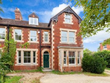 7 bedroom semi detached house to rent