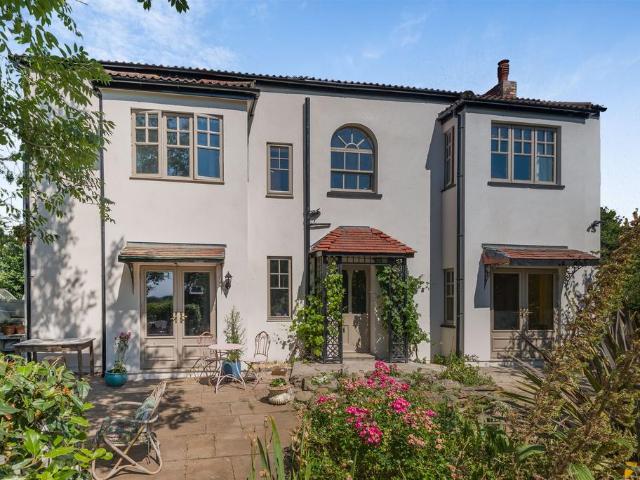 7 bedroom semi detached house for sale