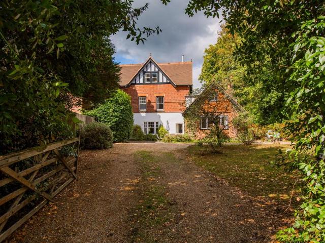 7 bedroom semi detached house for sale
