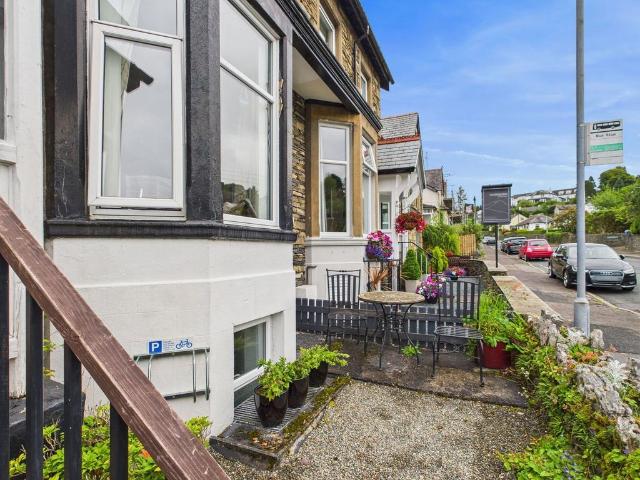 7 bedroom semi detached house for sale