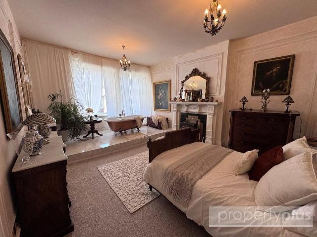 7 bedroom semi detached house for sale