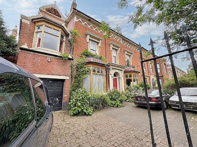 7 bedroom semi detached house for sale