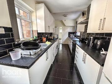 6 bedroom semi detached house for sale