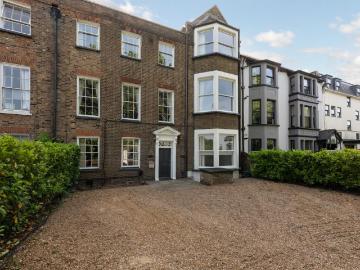 7 bedroom semi detached house for sale