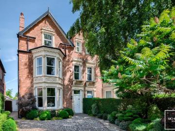 7 bedroom semi detached house for sale