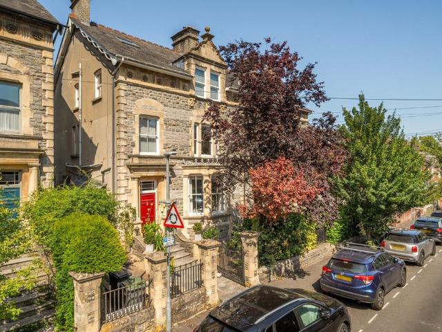 7 bedroom semi detached house for sale