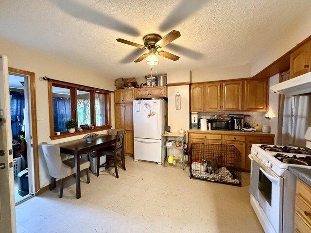 7 bedroom, Springfield MA 01151 105255803