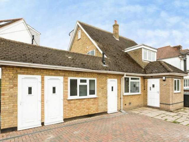 7 Bedroom Studio Flat