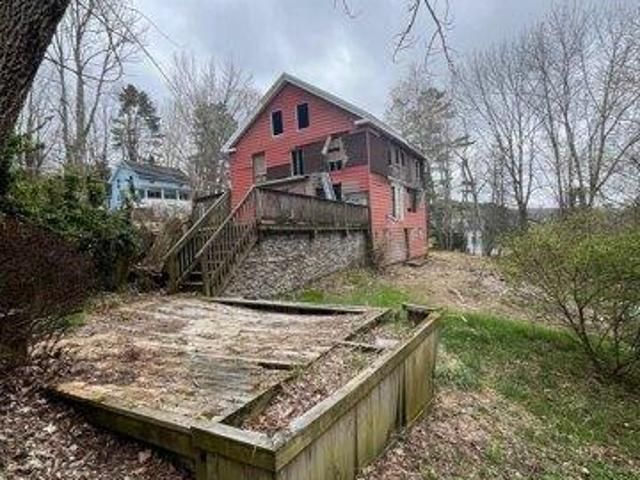 7 bedroom, Stafford CT 06076 105478203