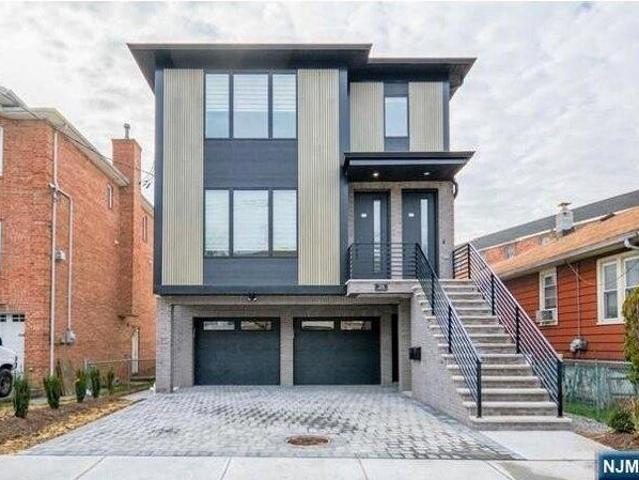 7 bedroom, Palisades Park NJ 07650 105559577